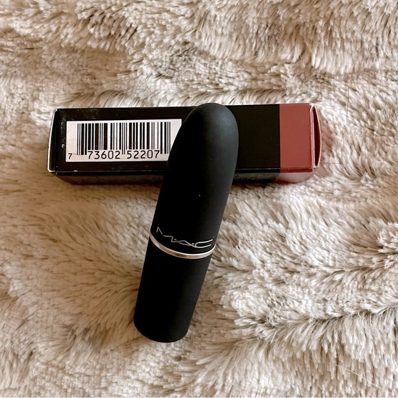 🎉HP🎉 MAC Cosmetics Powder Kiss Lipstick in 316 Devoted to Chili - Picture 8 of 8